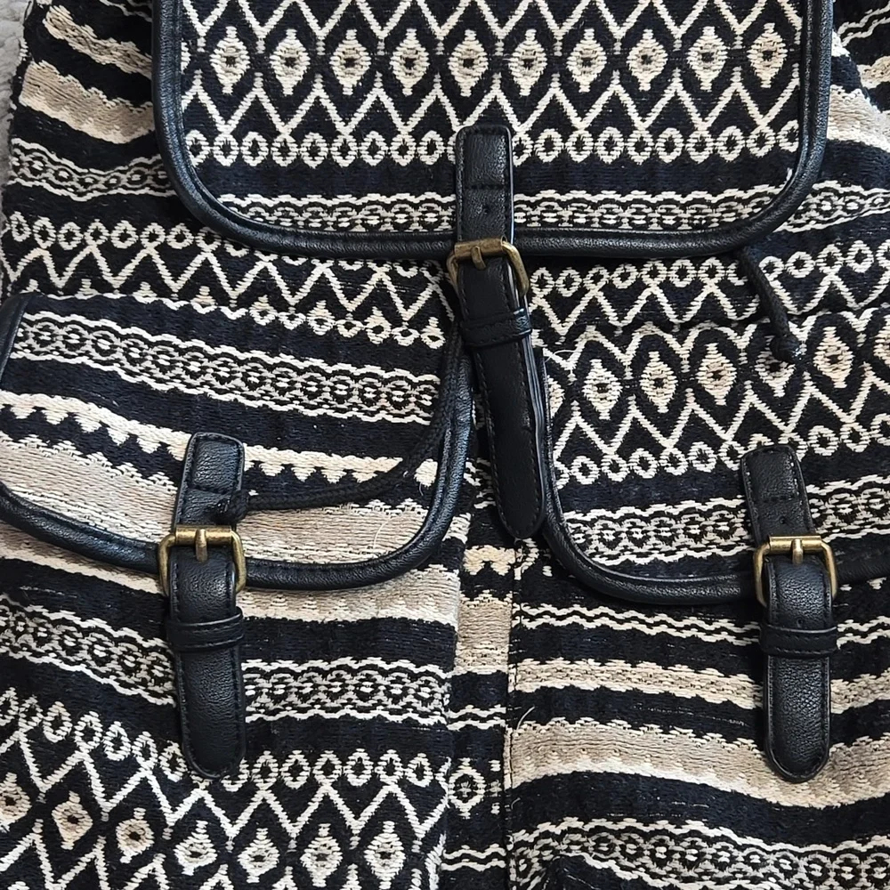 Mossimo Co. aztec print large drawstring backpack - Picture 3 of 9